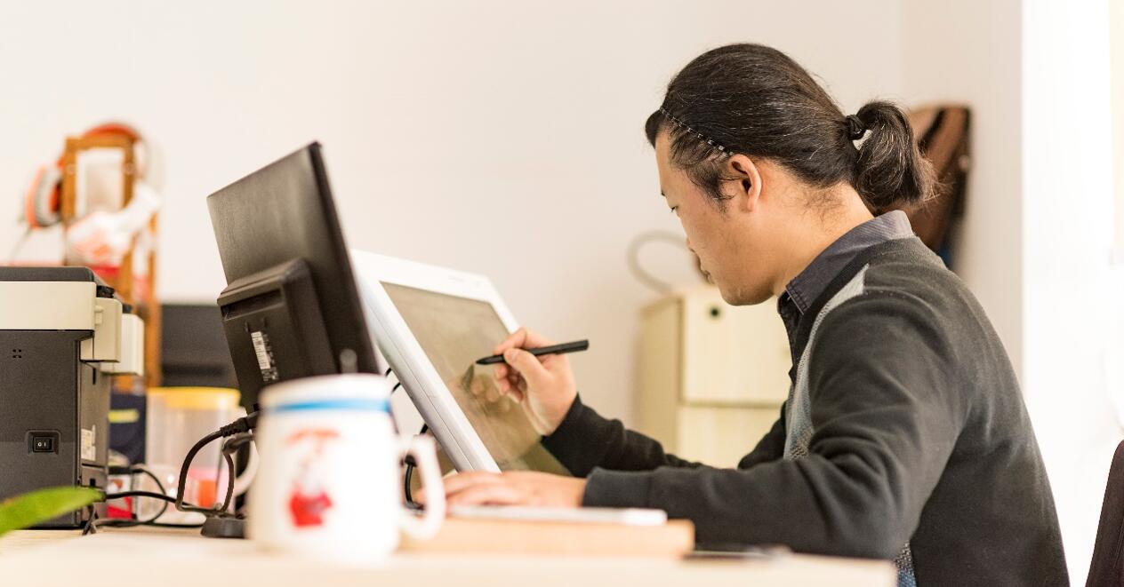 動(dòng)漫產(chǎn)品研發(fā)與推廣中心網(wǎng)站建設(shè) 從創(chuàng)意到商業(yè)化的數(shù)字橋梁